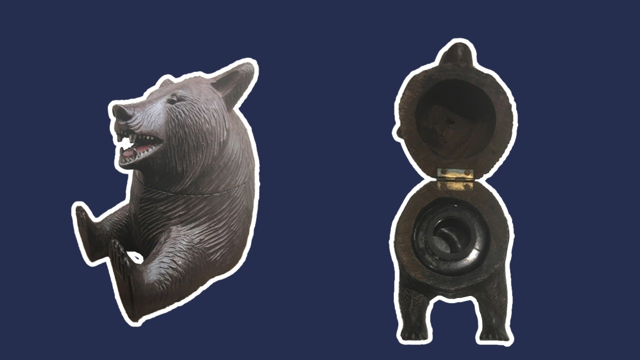 Ecrier en bois sculpté "travail de la forêt noire"